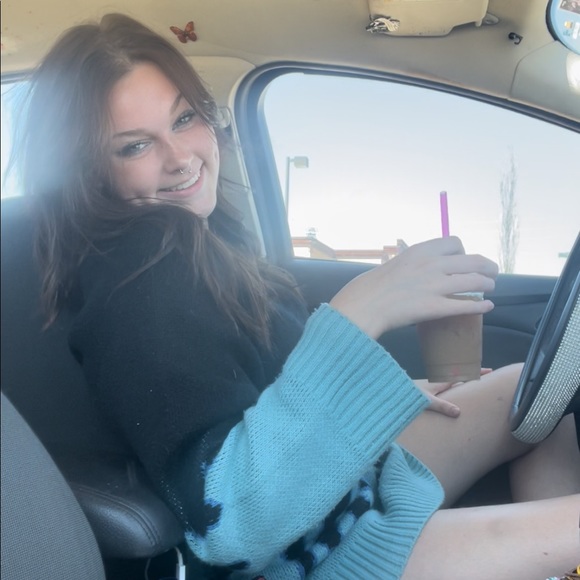 Meet your Posher, Jordynn - Picture 2 of 2